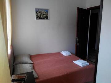 Фото номера Двухместный номер с 1 кроватью Гостевой дом Mari Hotel г. Мариуполь 2