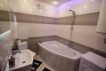 Фото номера Апартаменты с 1 спальней Апартаменты Day&amp;Night Apartment г. Мариуполь 33